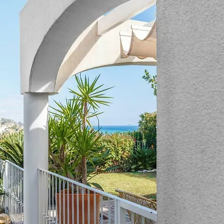 فيلة Bright With Salt Water Pool