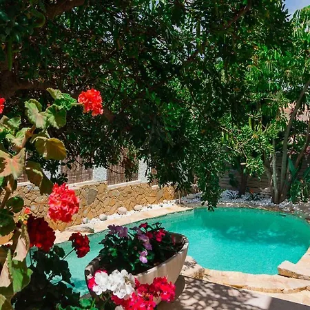 Bright With Salt Water Pool فيلة
