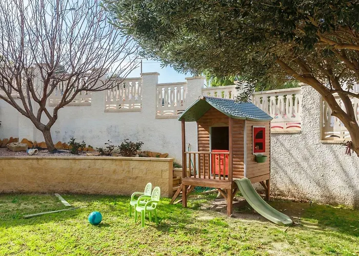 Bright With Salt Water Pool Willa *